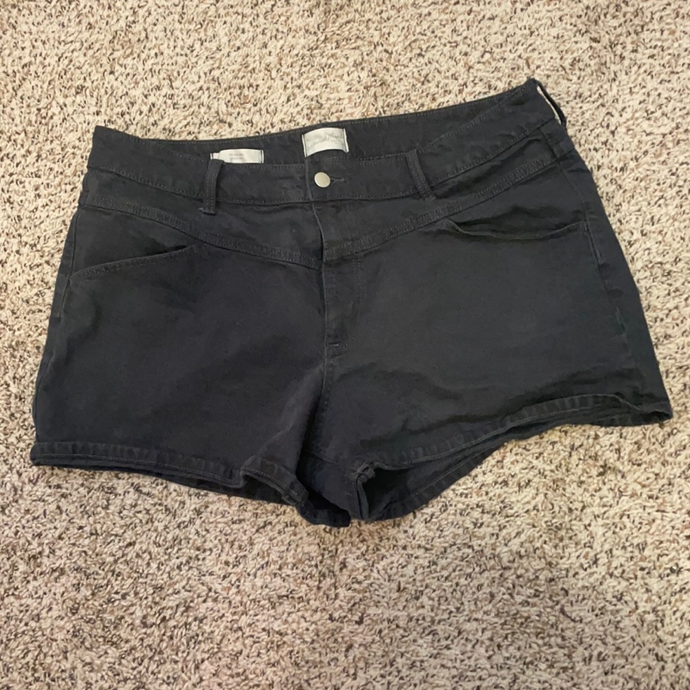 Black jean shorts from Universal Thread. Size 16.